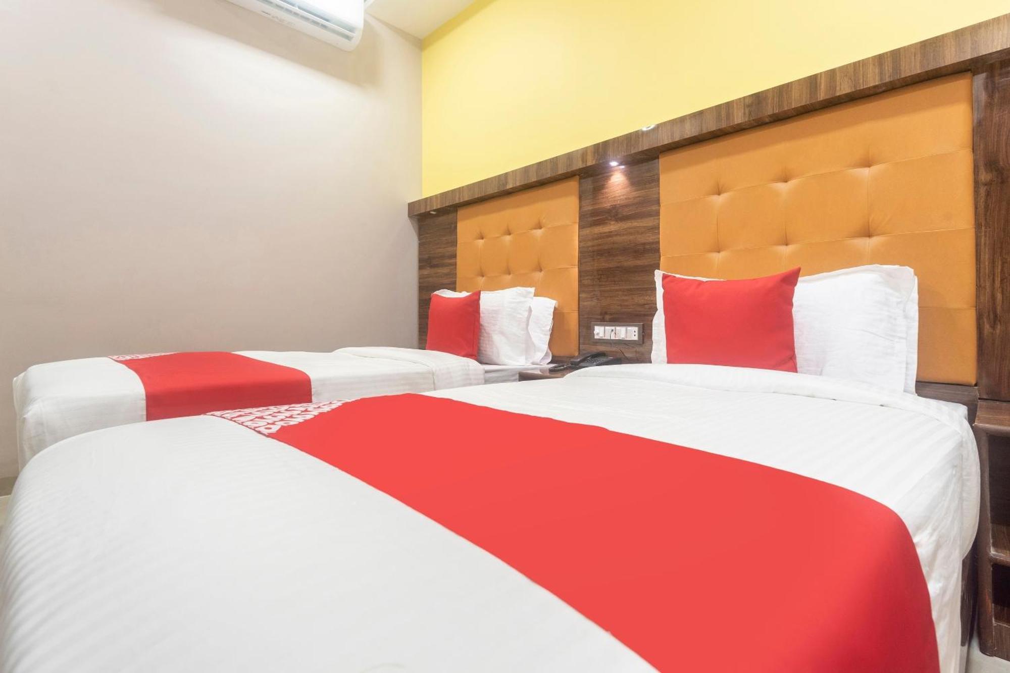 Hotel Blue Executive Near Chhatrapati Shivaji International Airport Mumbai  Buitenkant foto