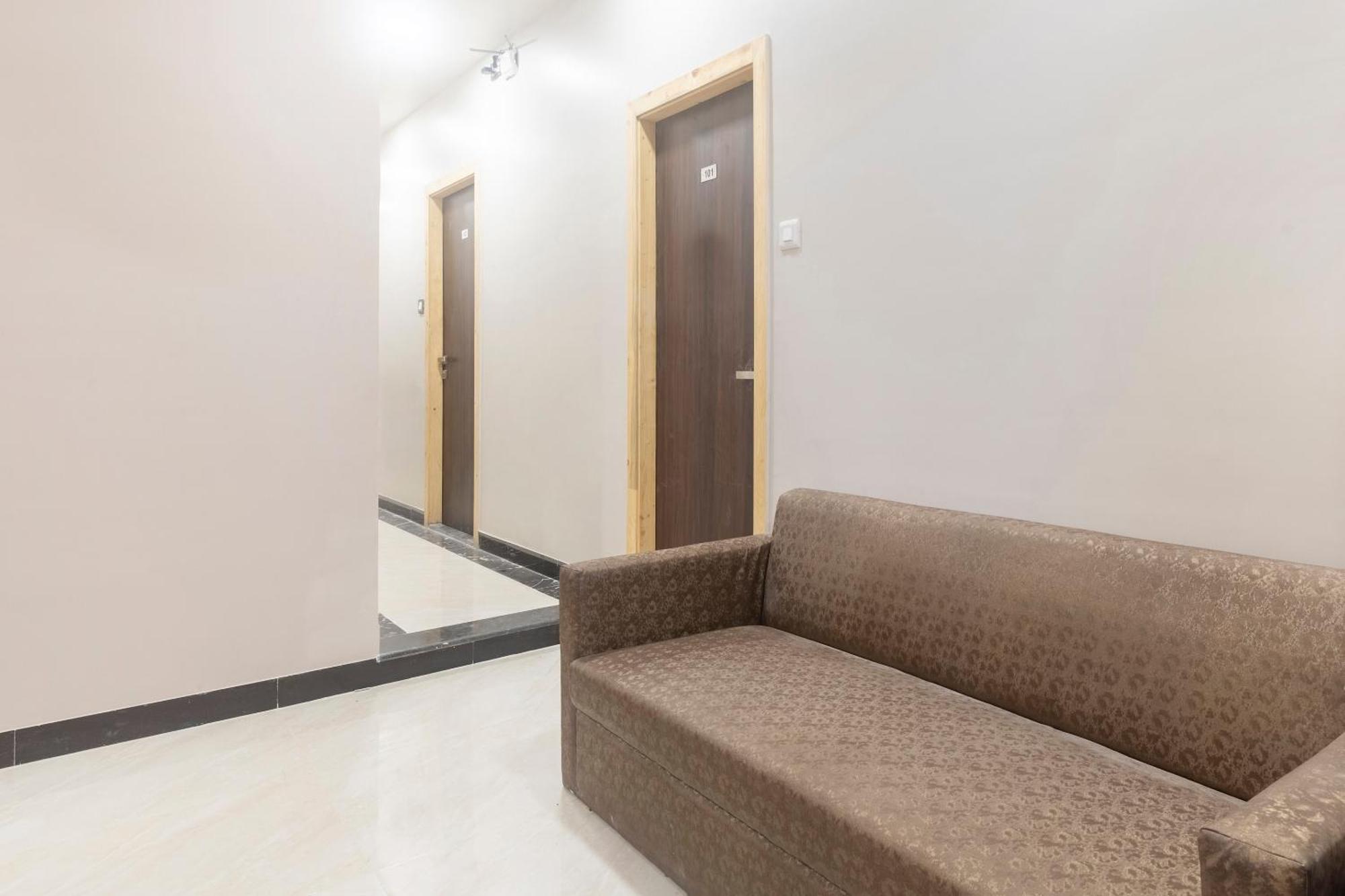 Hotel Blue Executive Near Chhatrapati Shivaji International Airport Mumbai  Buitenkant foto