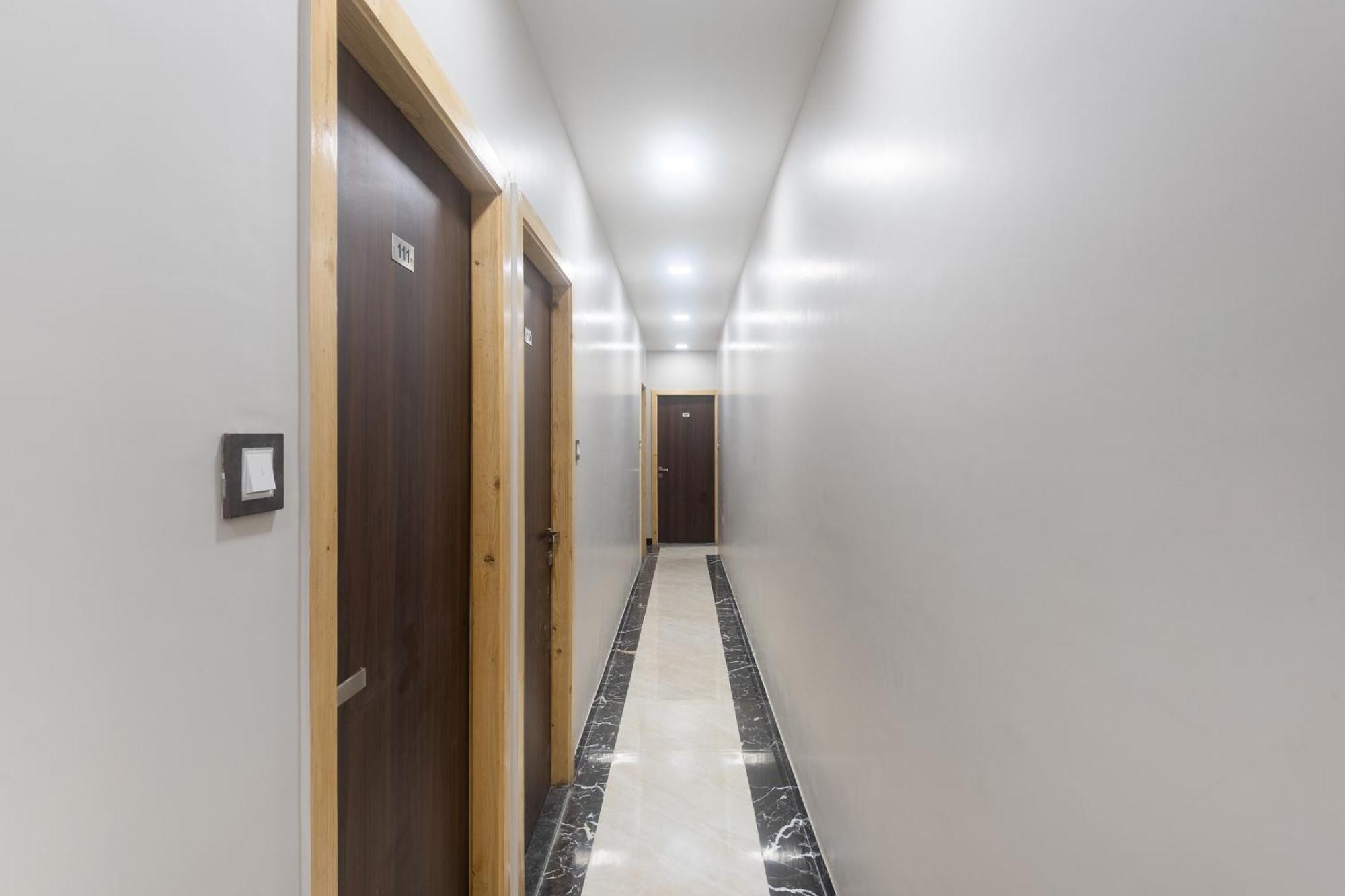 Hotel Blue Executive Near Chhatrapati Shivaji International Airport Mumbai  Buitenkant foto