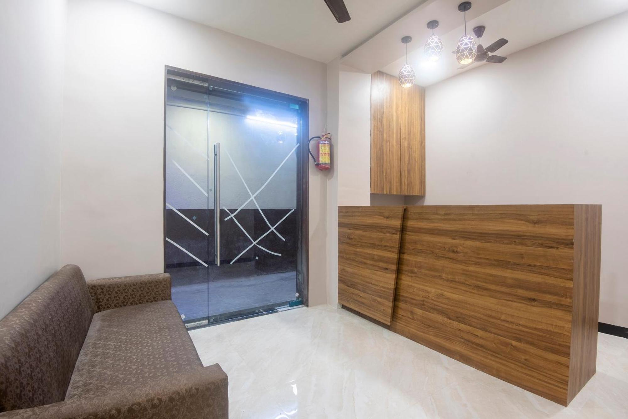 Hotel Blue Executive Near Chhatrapati Shivaji International Airport Mumbai  Buitenkant foto